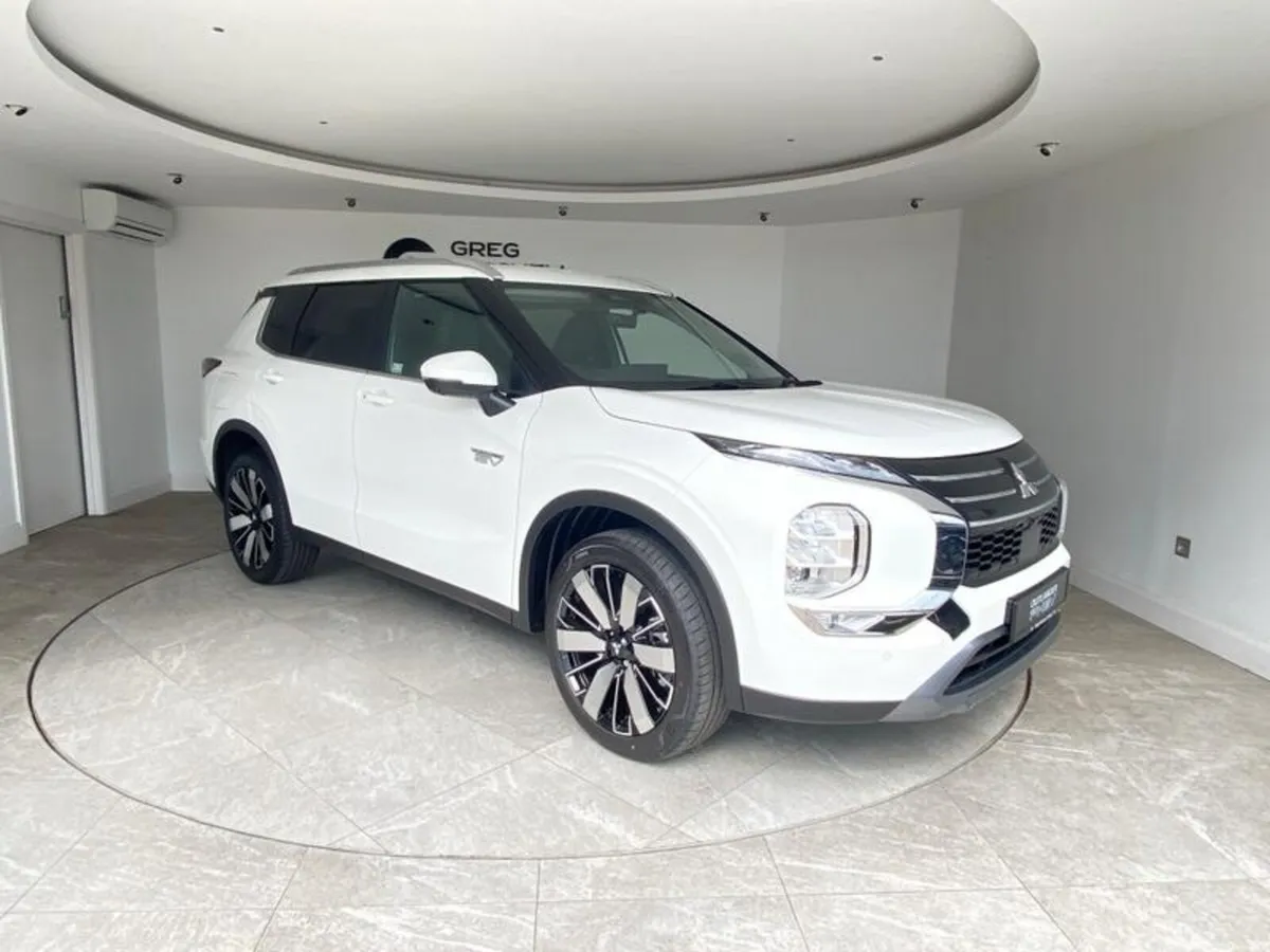 Mitsubishi Outlander 2.4 PHEV Nativa 5dr Auto - Image 1