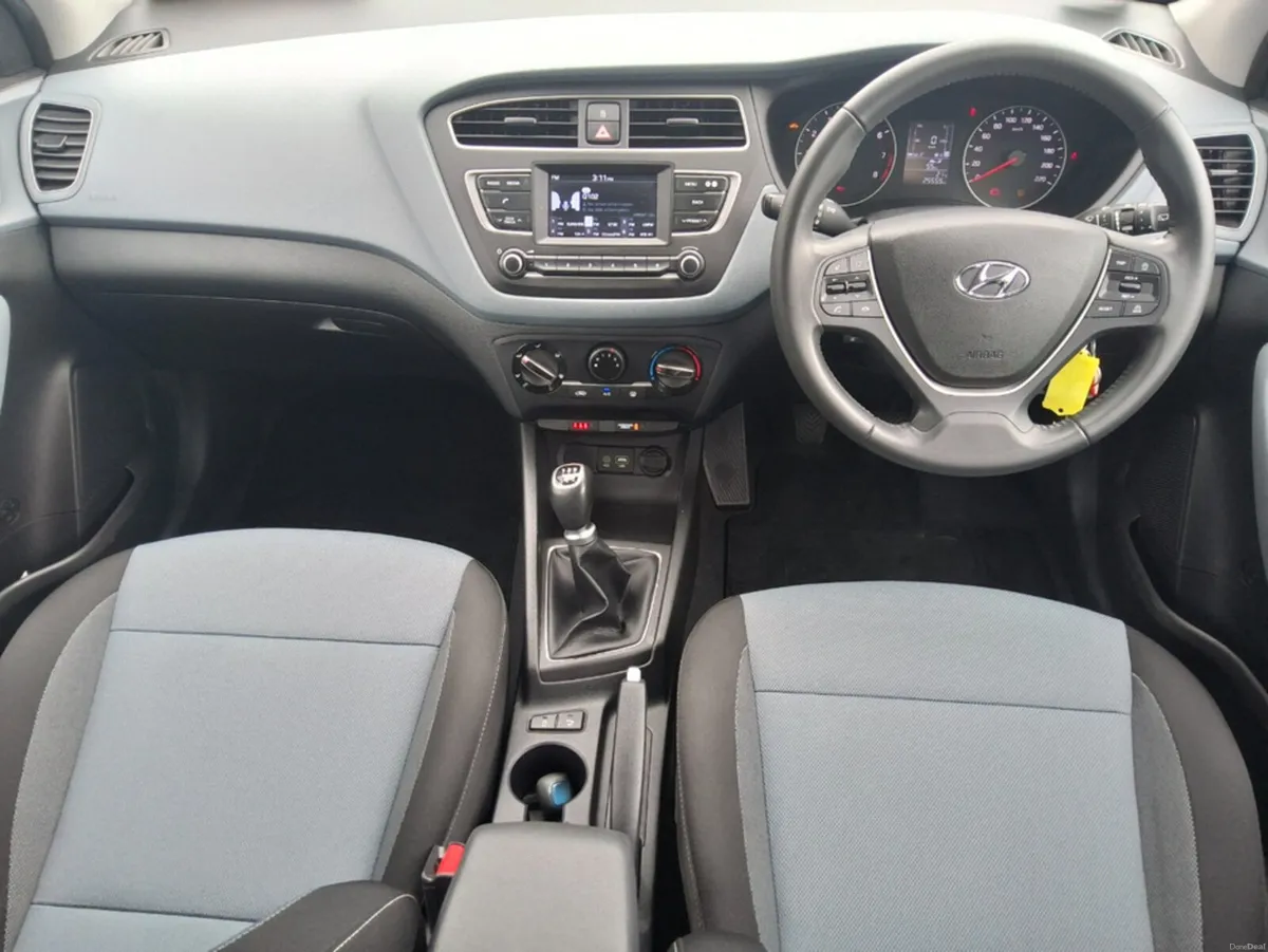 Hyundai i20 DELUXE ** Only 25k kms ** - Image 5