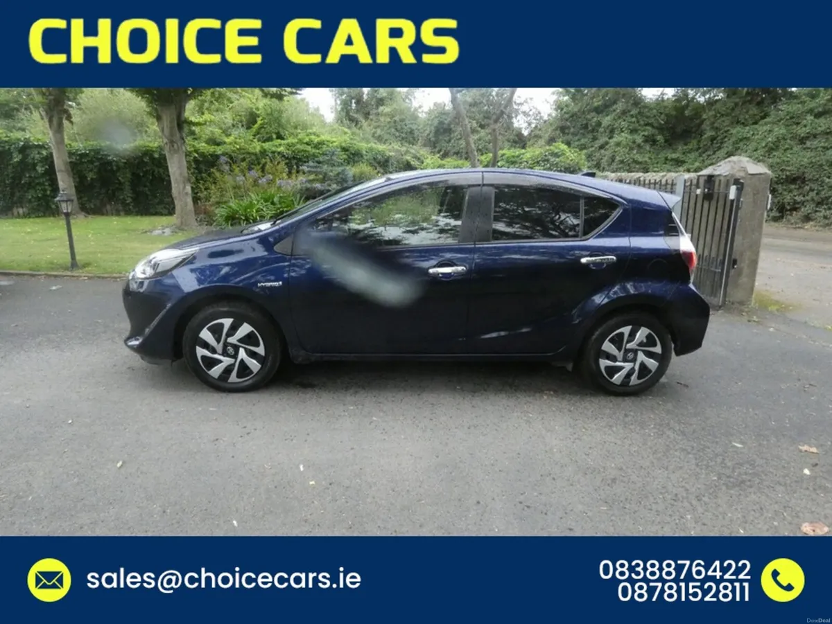 Toyota Aqua 1.5 AUTO KEYLESS GO - Image 3