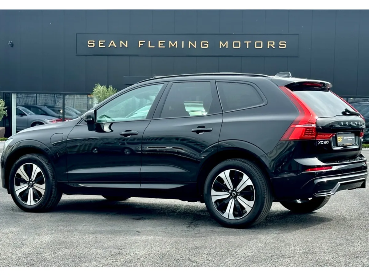 Volvo XC60 Plus / Panoramic Sunroof - Image 3