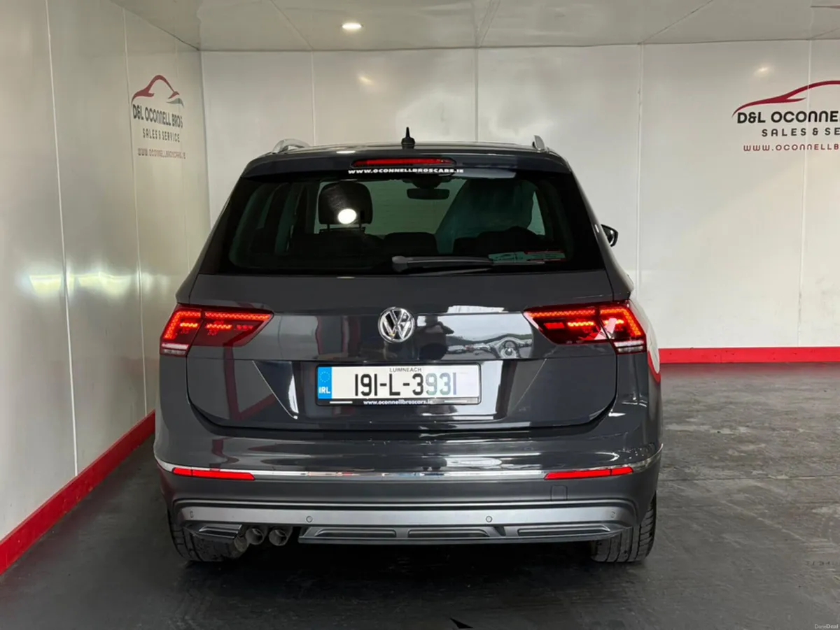 Volkswagen Tiguan 2.0 TDI SEL 150PS 5DR A AUTO - Image 4