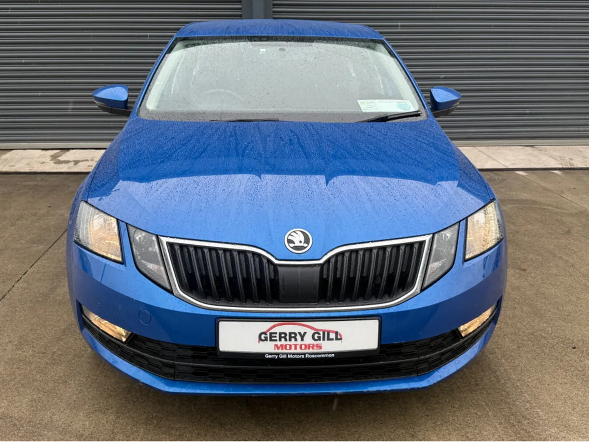 Skoda Octavia AMBITION 1.6 TDI 115HP 4DR  * REVERS - Image 2