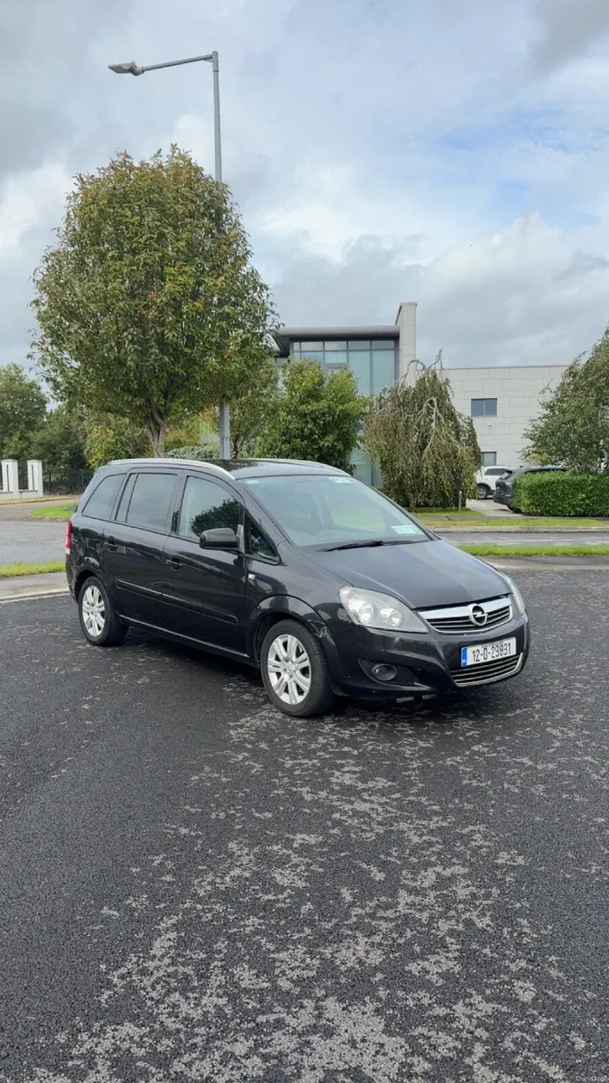 Opel Zafira 2012 - Image 1