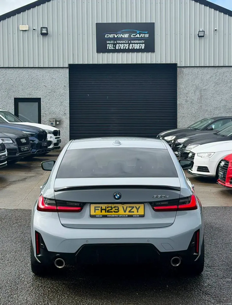BMW 3-Series 2023 - Image 6