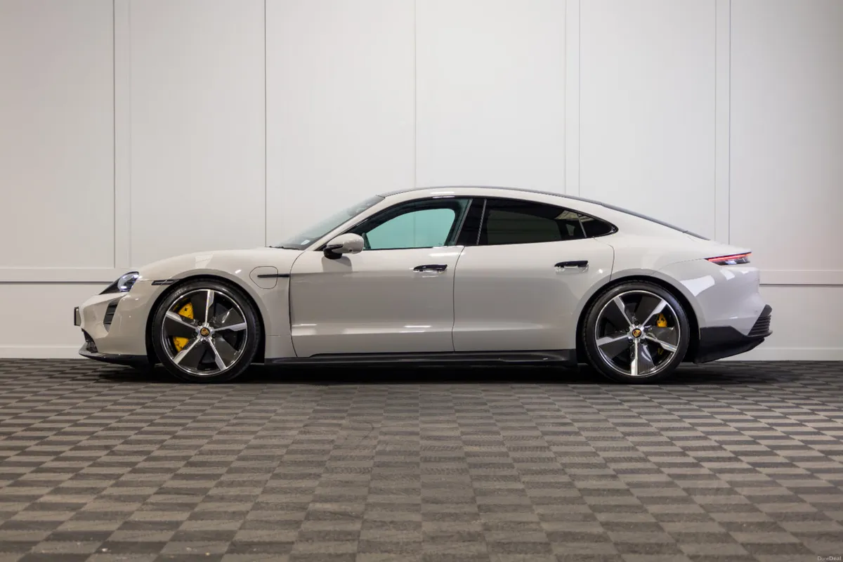 222 Porsche Taycan Turbo S (93.4kWh) - Image 3