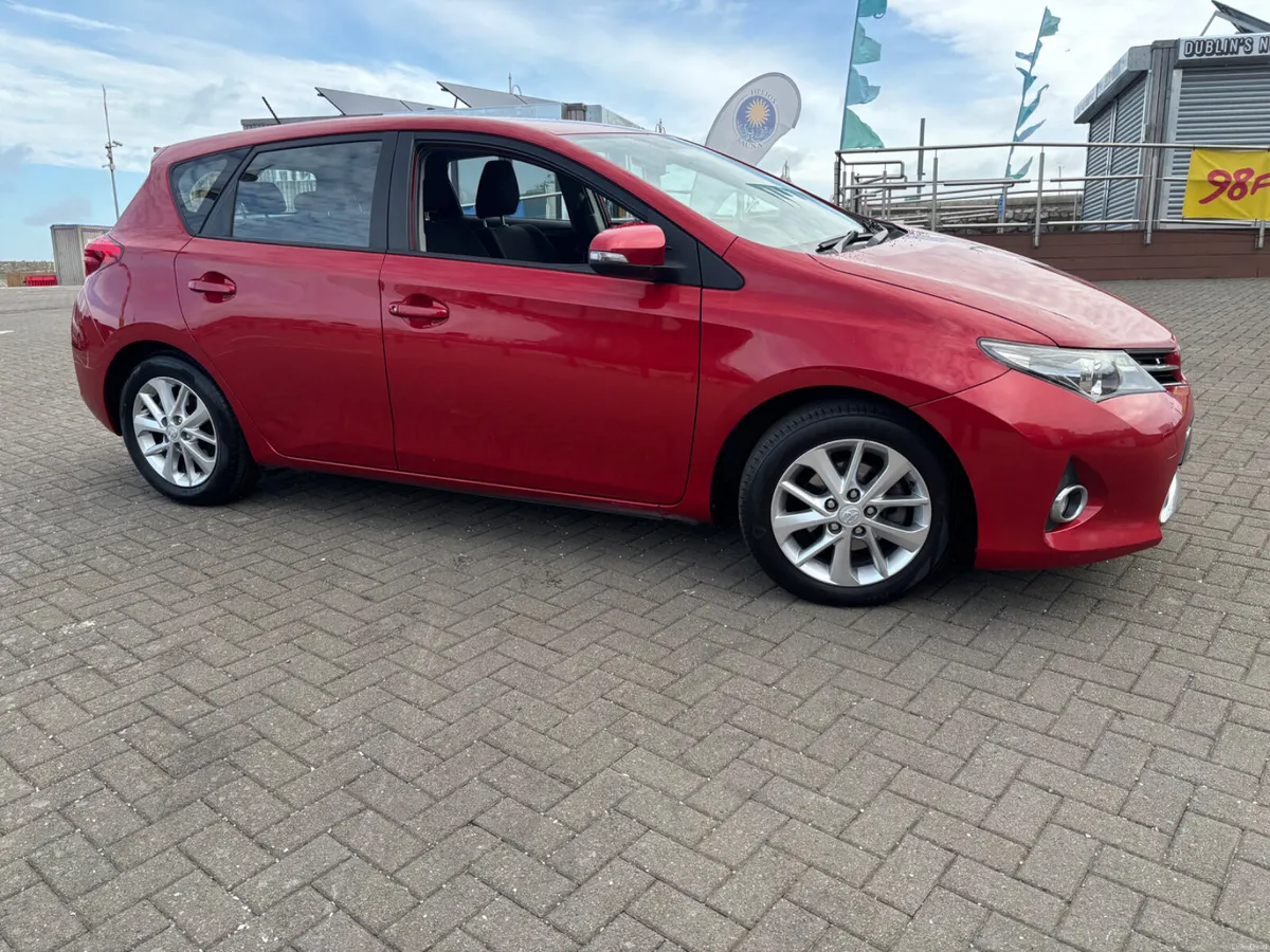 141 Toyota Auris ( original Irish car) - Image 2