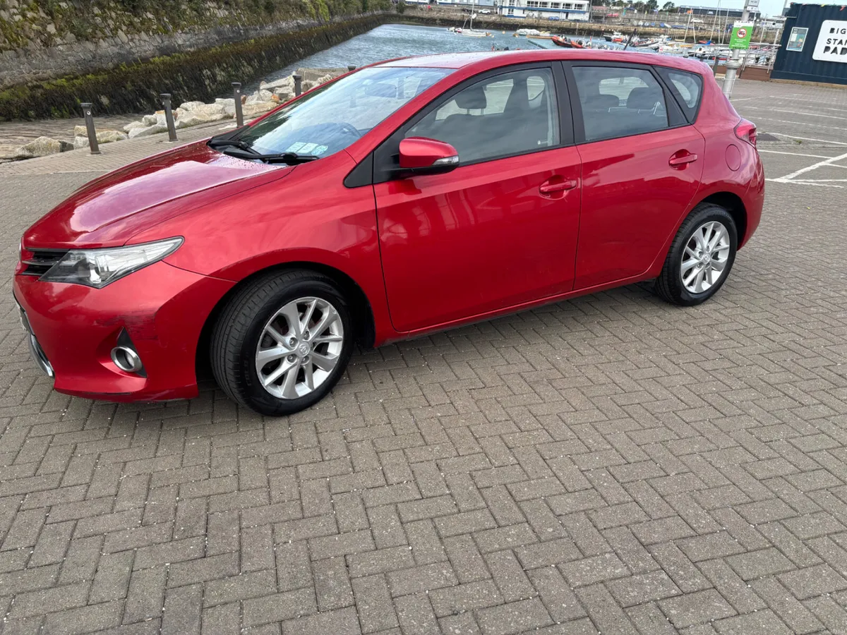 141 Toyota Auris ( original Irish car) - Image 3