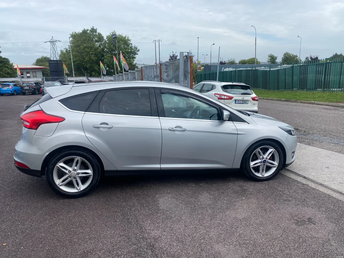 Ford Focus 2017 1LTR PETROL - Image 3