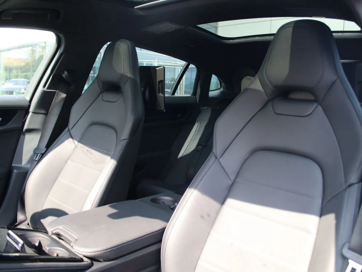Porsche Panamera 4 E-Hybrid Executive - Image 5