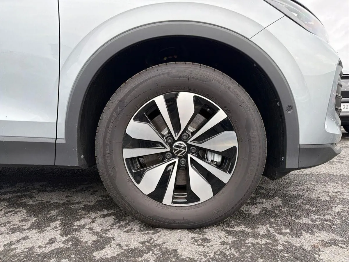 Volkswagen Tiguan EDITION 75 1.5PHEV 204BHP - Image 5