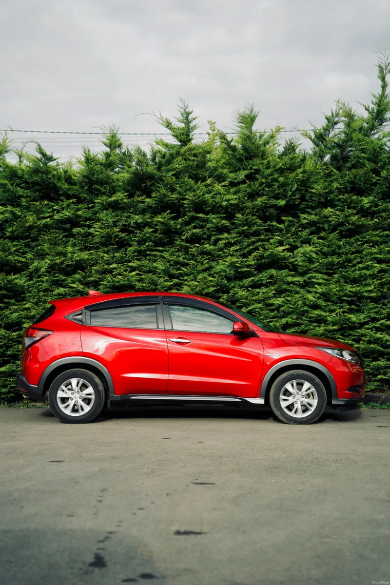 Honda Vezel Hybrid 2018 | Ultra Low Mileage - Image 6