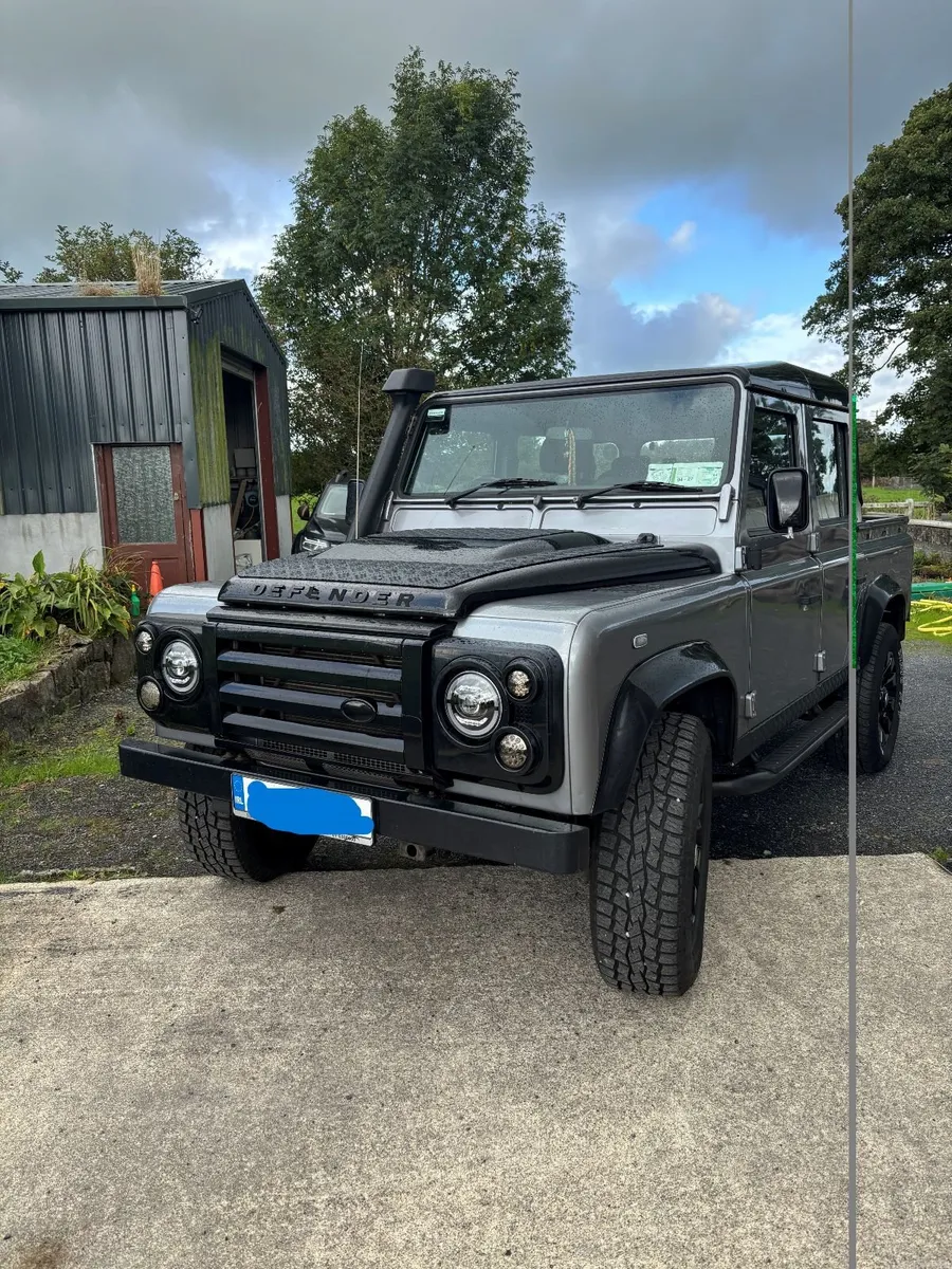 Land Rover Defender 2012 - Image 2