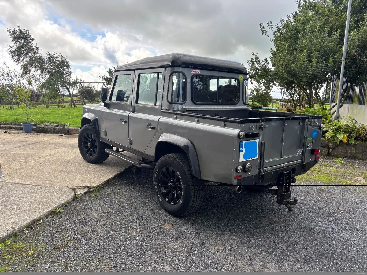 Land Rover Defender 2012 - Image 3
