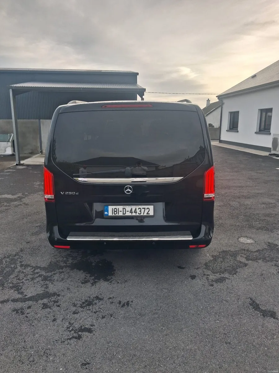 181 Mercedes V-Class - Image 2