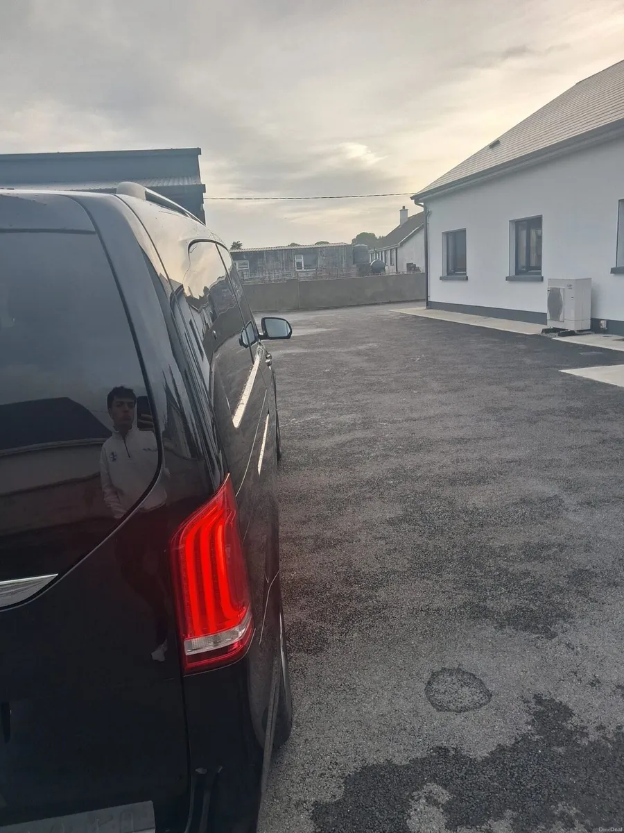 181 Mercedes V-Class - Image 6