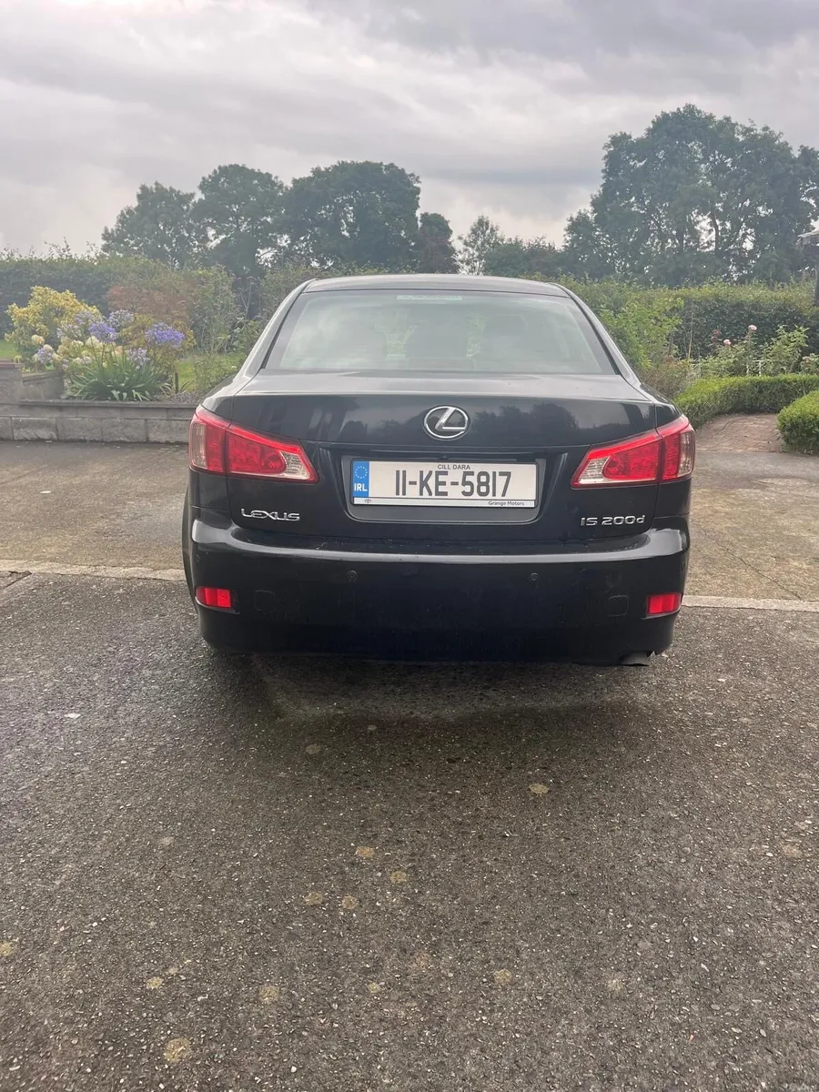 Lexus IS200 Executive model - Image 2