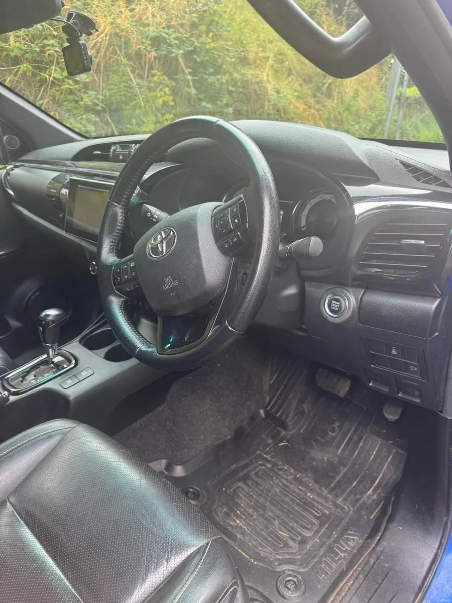 Toyota Hilux 2020 - Image 2