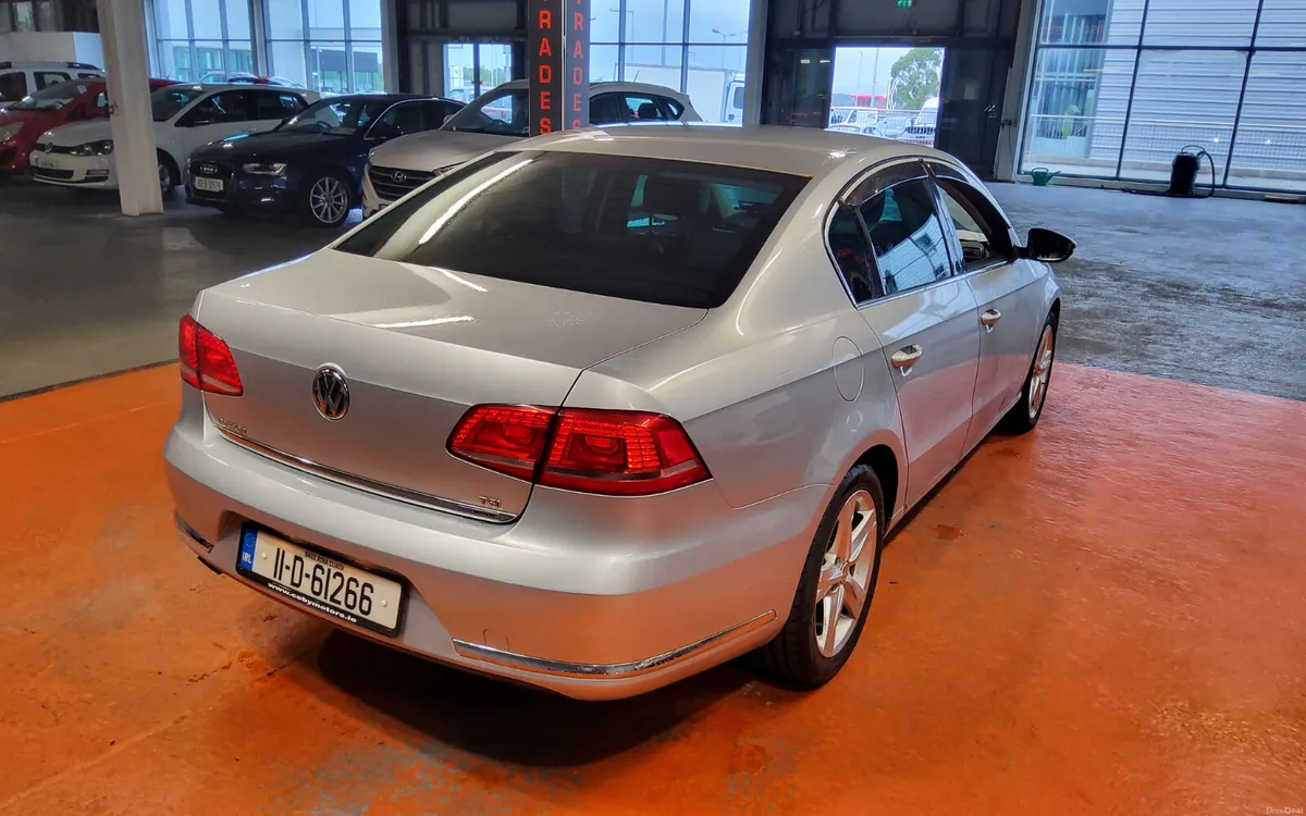 Volkswagen Passat 2011 - Image 3