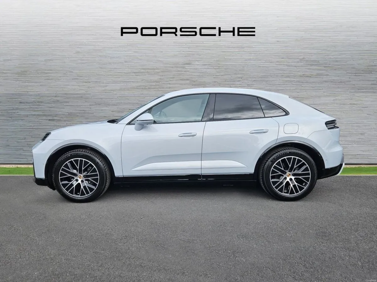 Porsche Macan Electric - Image 3