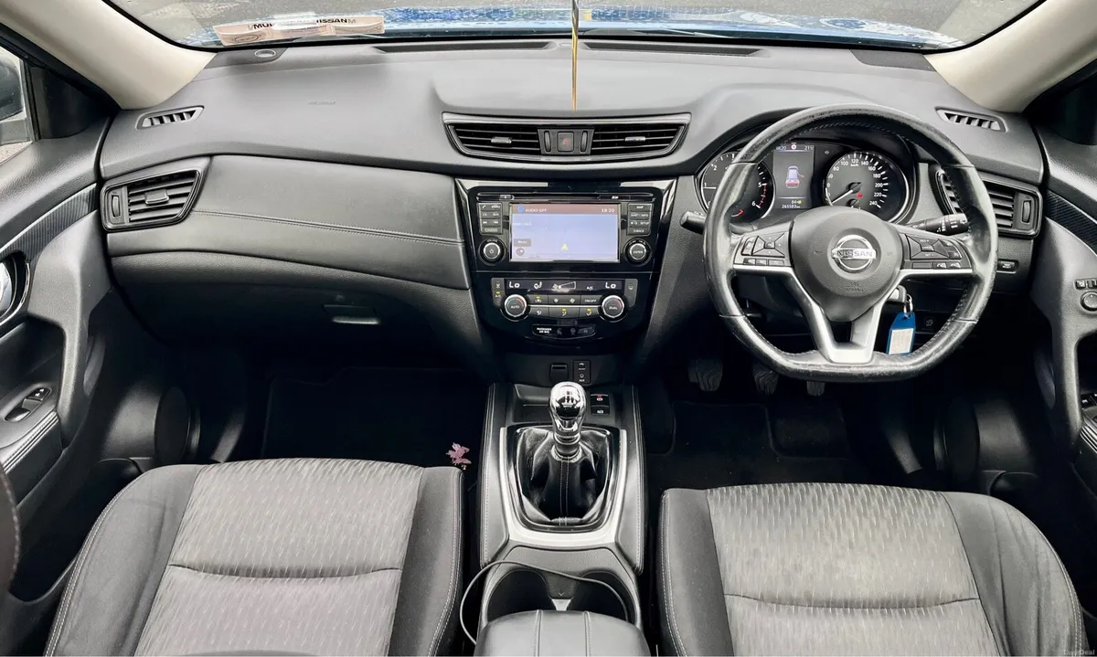 2018 Nissan X-trail SV 7 Seater - Image 6