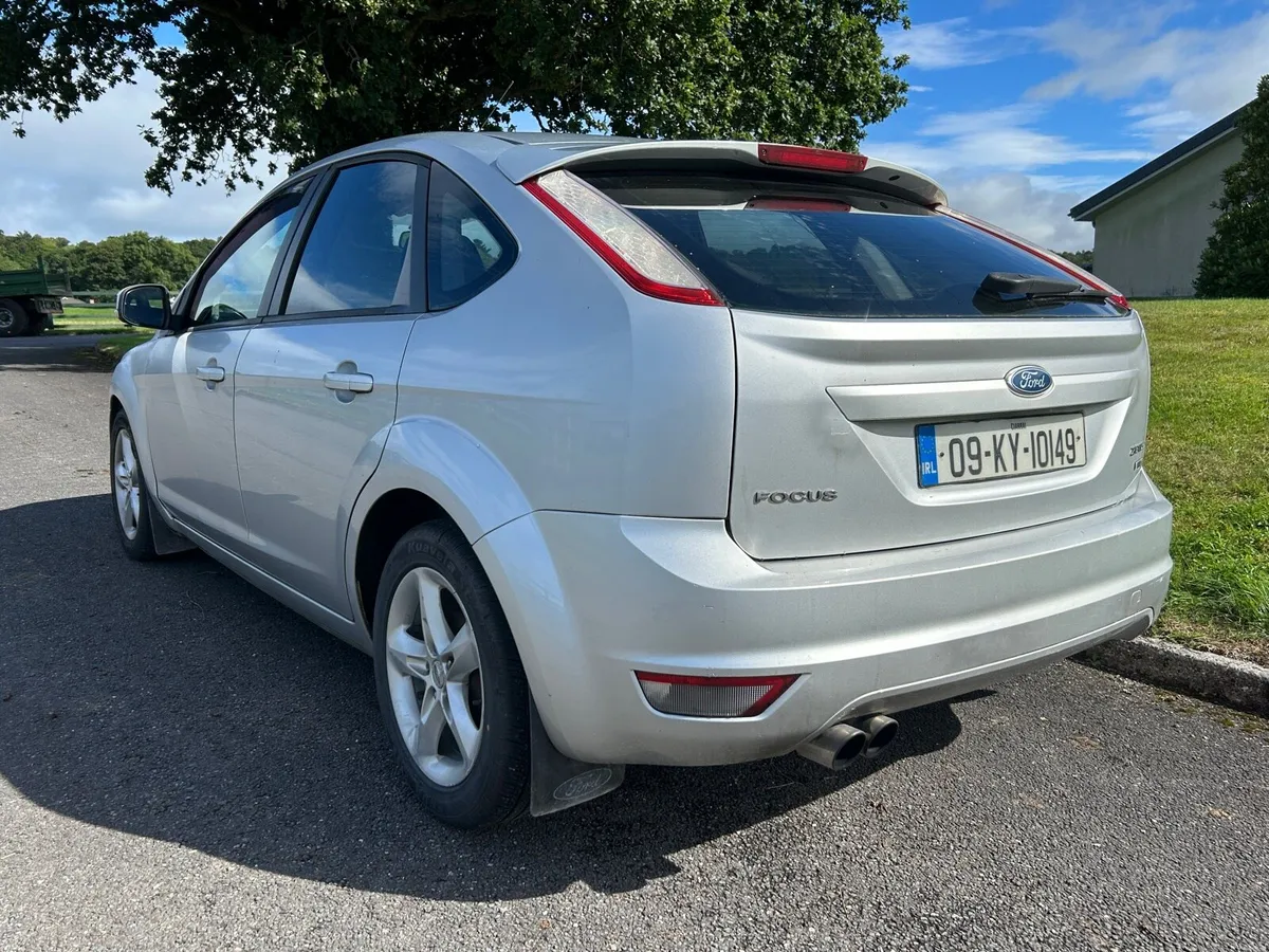 2009 Ford Focus Zetec.. Long NCT & New Service - Image 2