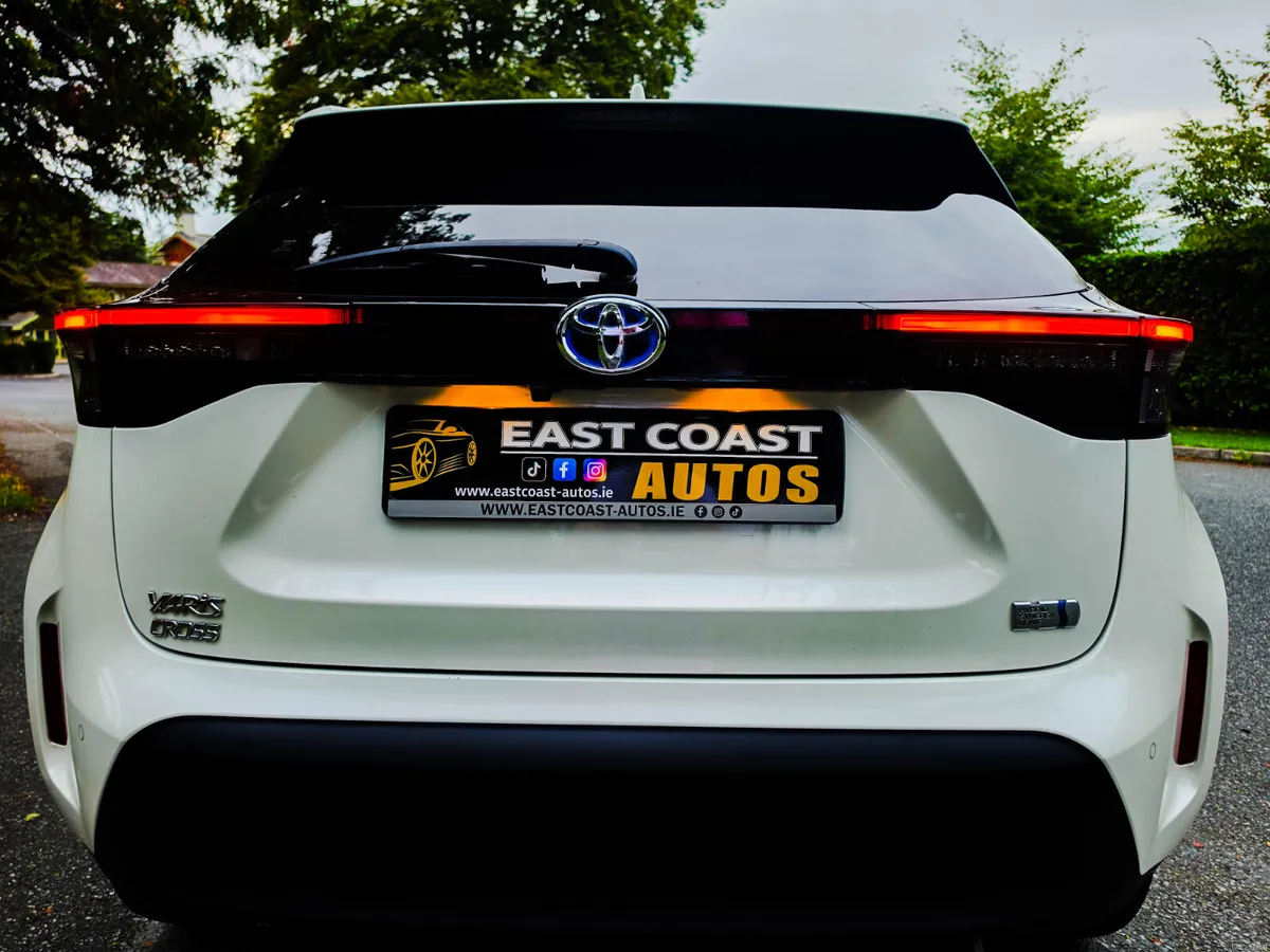 2021 Toyota Yaris Cross 1.5 Petrol Hybrid Auto - Image 4