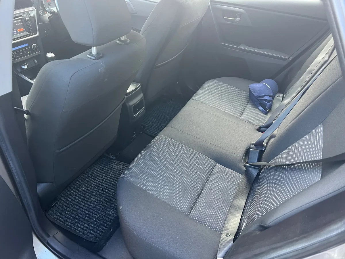 Toyota Auris 2014 - Image 5