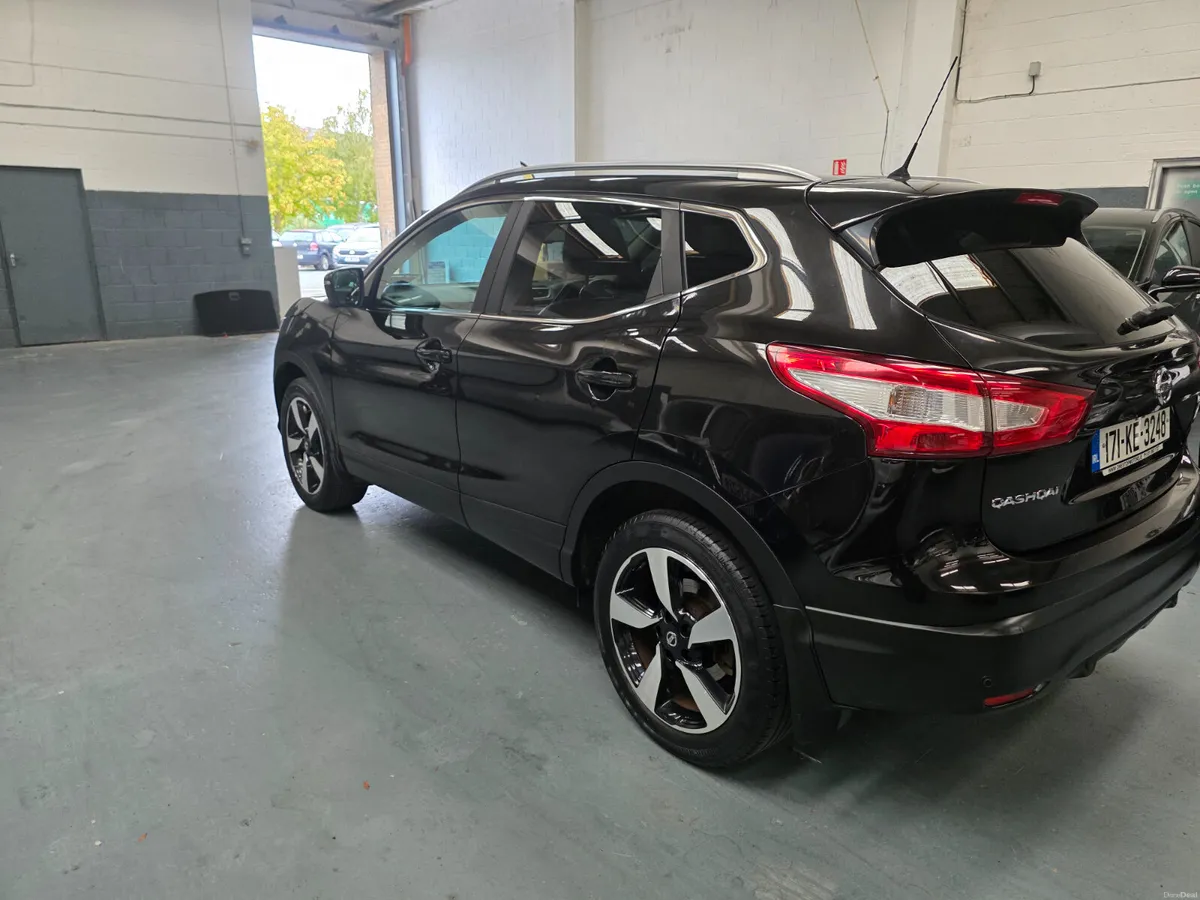 Nissan Qashqai 2017 Leather Interior - Image 4