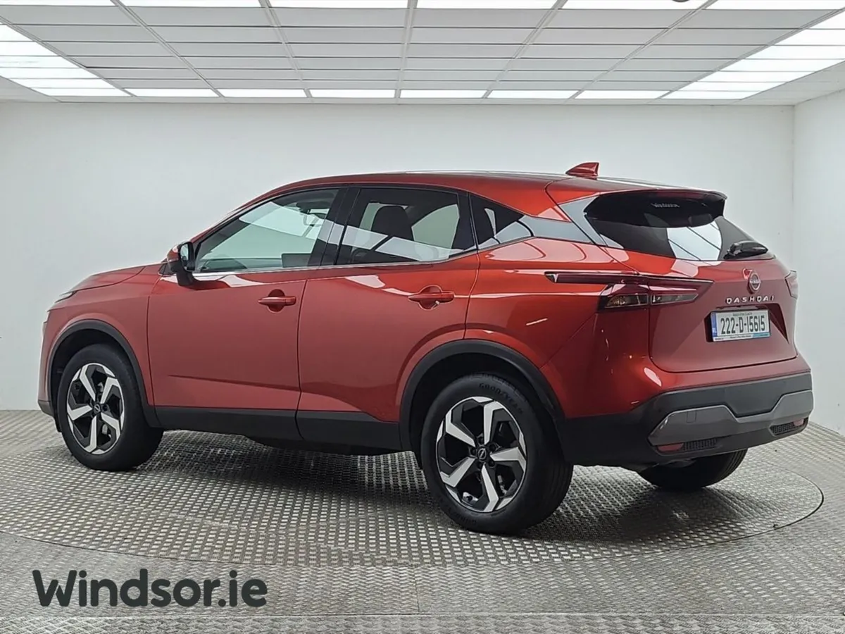 Nissan Qashqai 1.3 PET MILD HYBRID SV PREMIUM - Image 2