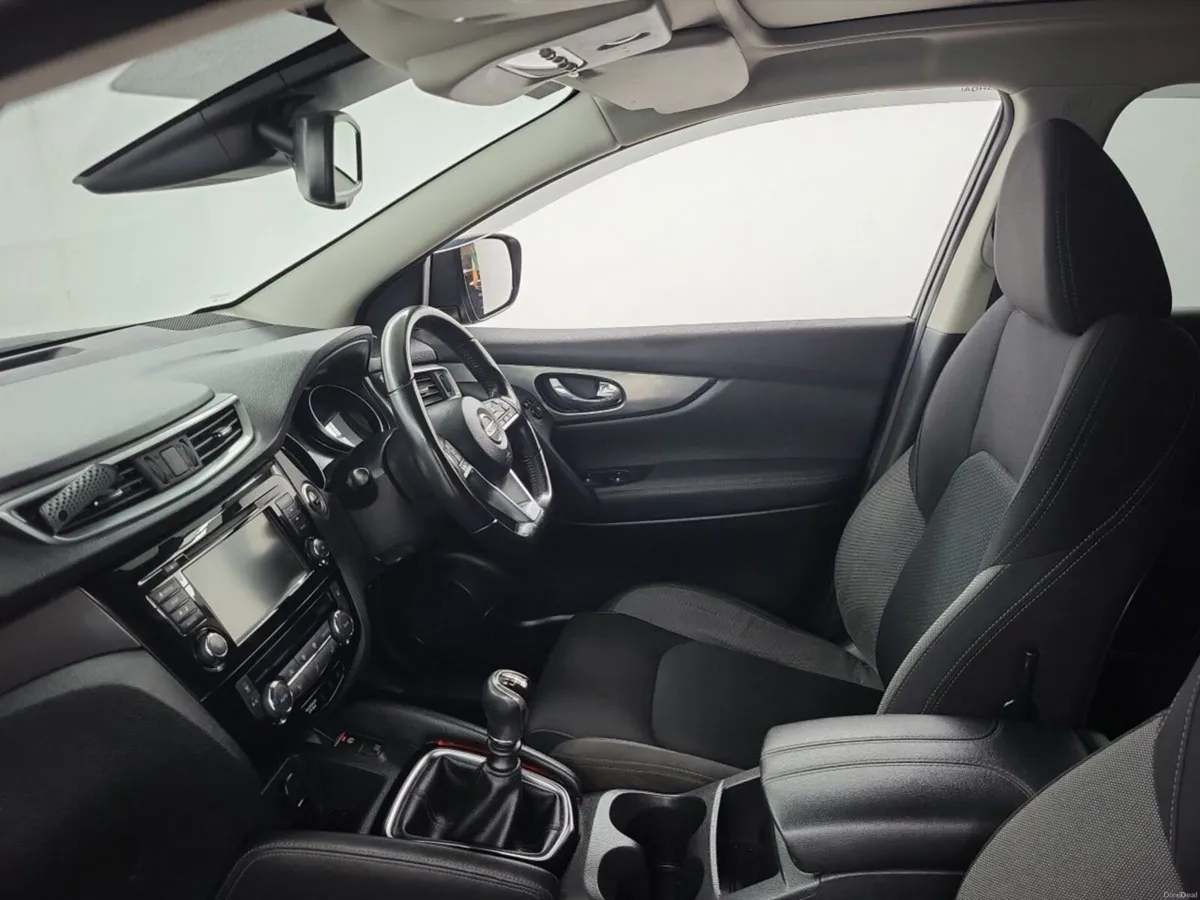 Nissan Qashqai 1.3 PET SV PREMIUM - Image 4