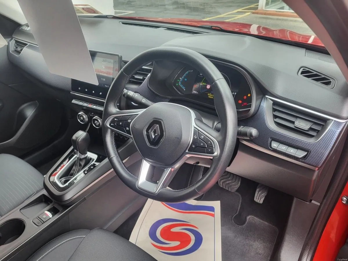 Renault Arkana ICONIC E-TECH HYBRID 145 AUTO - Image 3