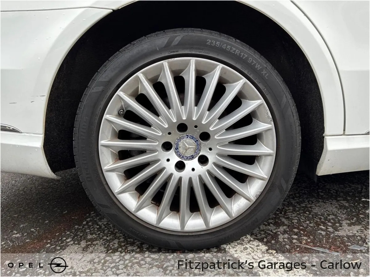 Mercedes-Benz E-Class E 200 BLUETEC AVANTGARDE A/T - Image 6