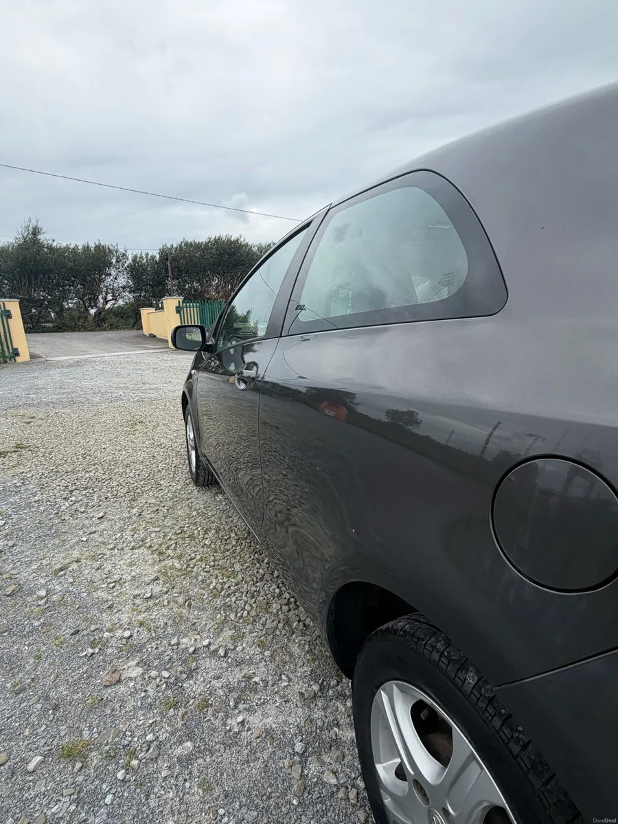 Toyota Yaris 2010 taxed and tested - Image 4