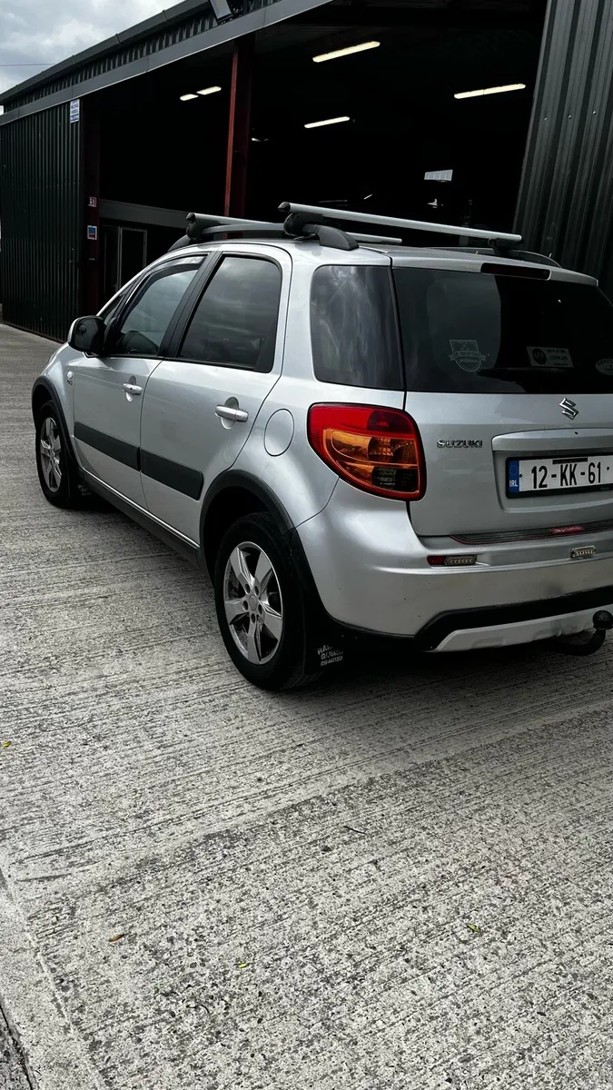 Car - Image 5