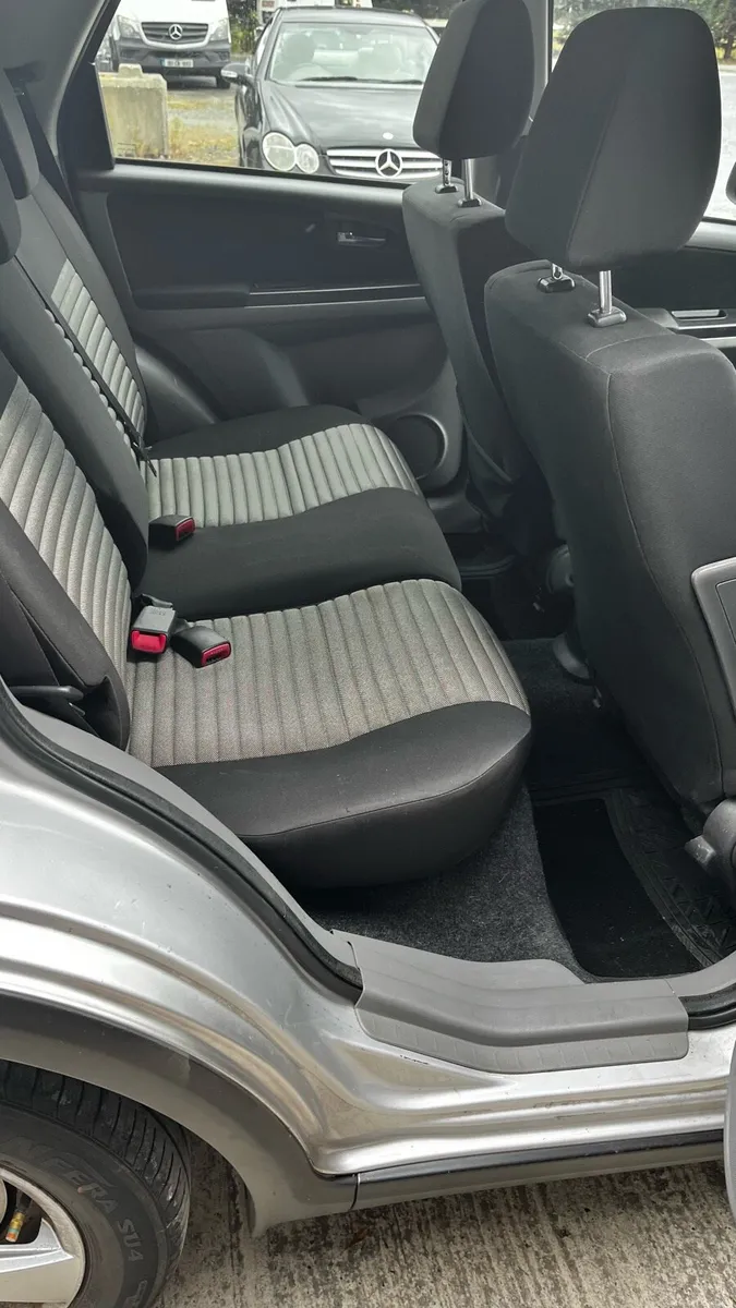 Car - Image 6