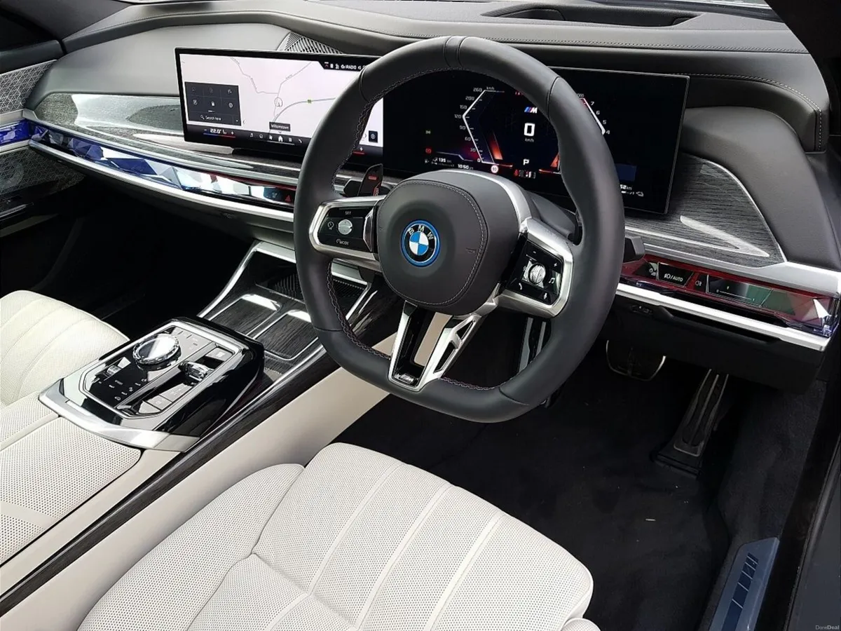 BMW 7-Series M760e xDrive - Image 6