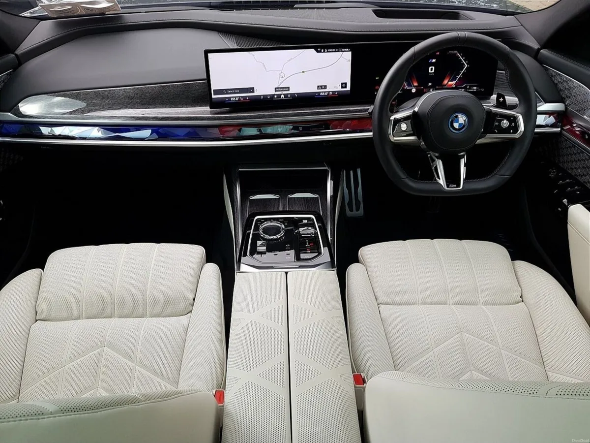 BMW 7-Series M760e xDrive - Image 4