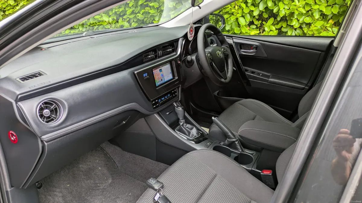 High Spec Toyota Auris 1.5 Petrol NOT HYBRID, 2017 - Image 3