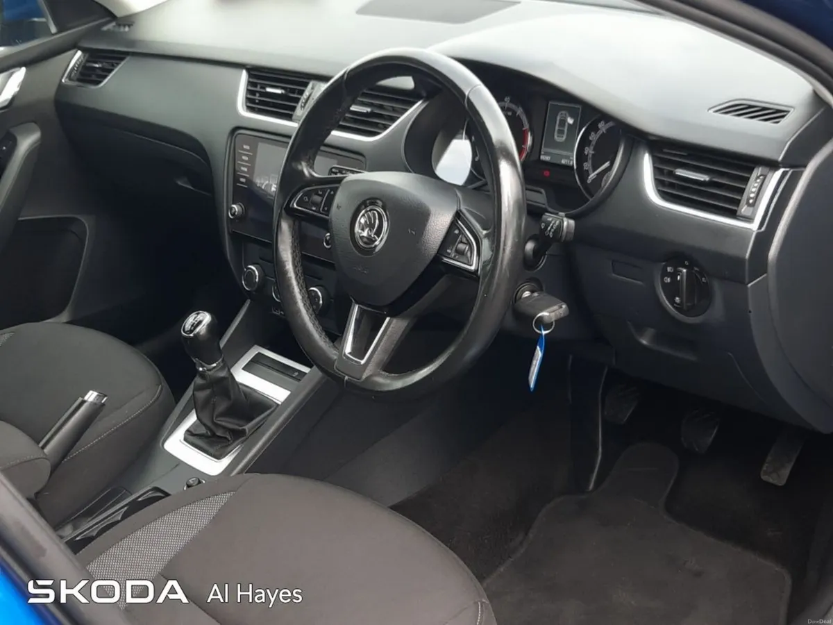 Skoda Octavia **PETROL**LOW LOW KMS**AMBITION 1.0T - Image 5