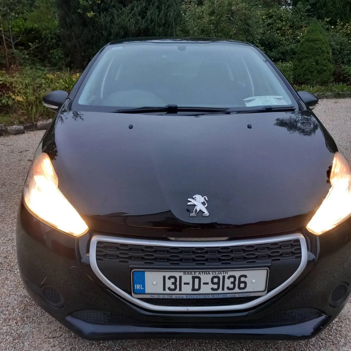 Peugeot 208 1.0 manual with tax - Image 1