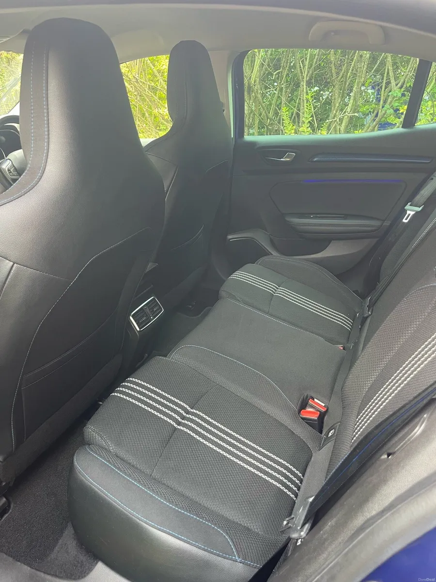 Renault Megane 2019 - Image 2