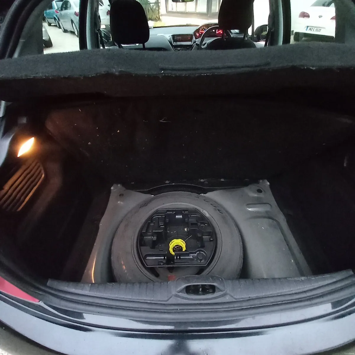 Peugeot 208 1.0 manual with tax - Image 6