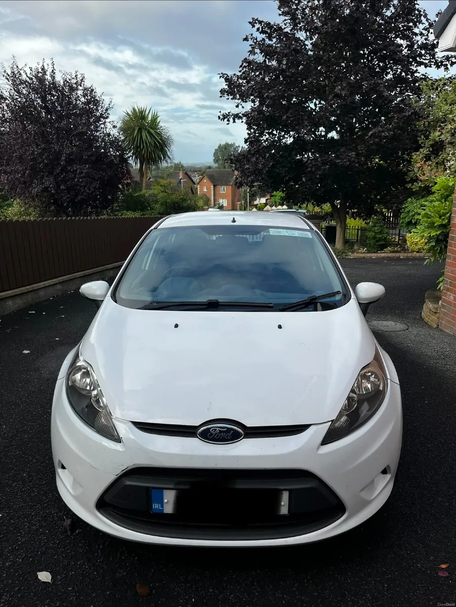 Ford Fiesta 2011 - Image 2
