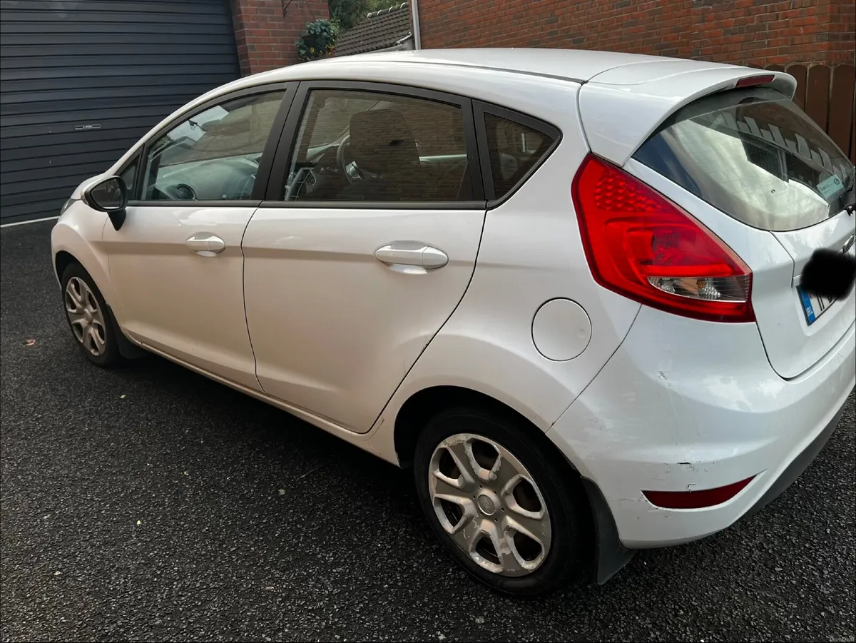 Ford Fiesta 2011 - Image 3