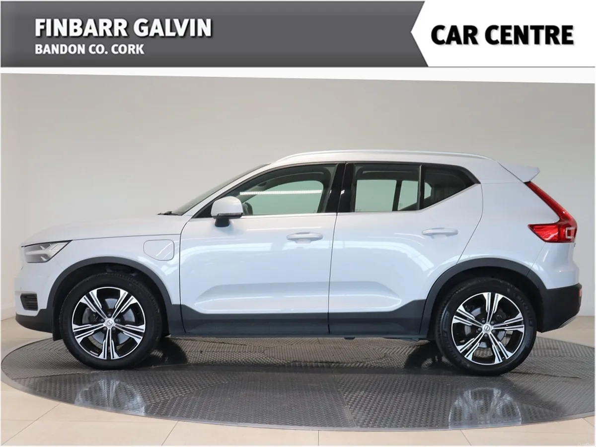Volvo XC40 INSCRIPTION PHEV - Image 3
