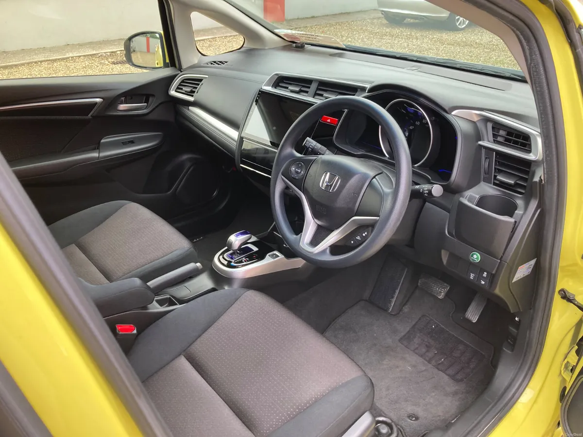 Honda Fit 2016 Automatic - Image 5