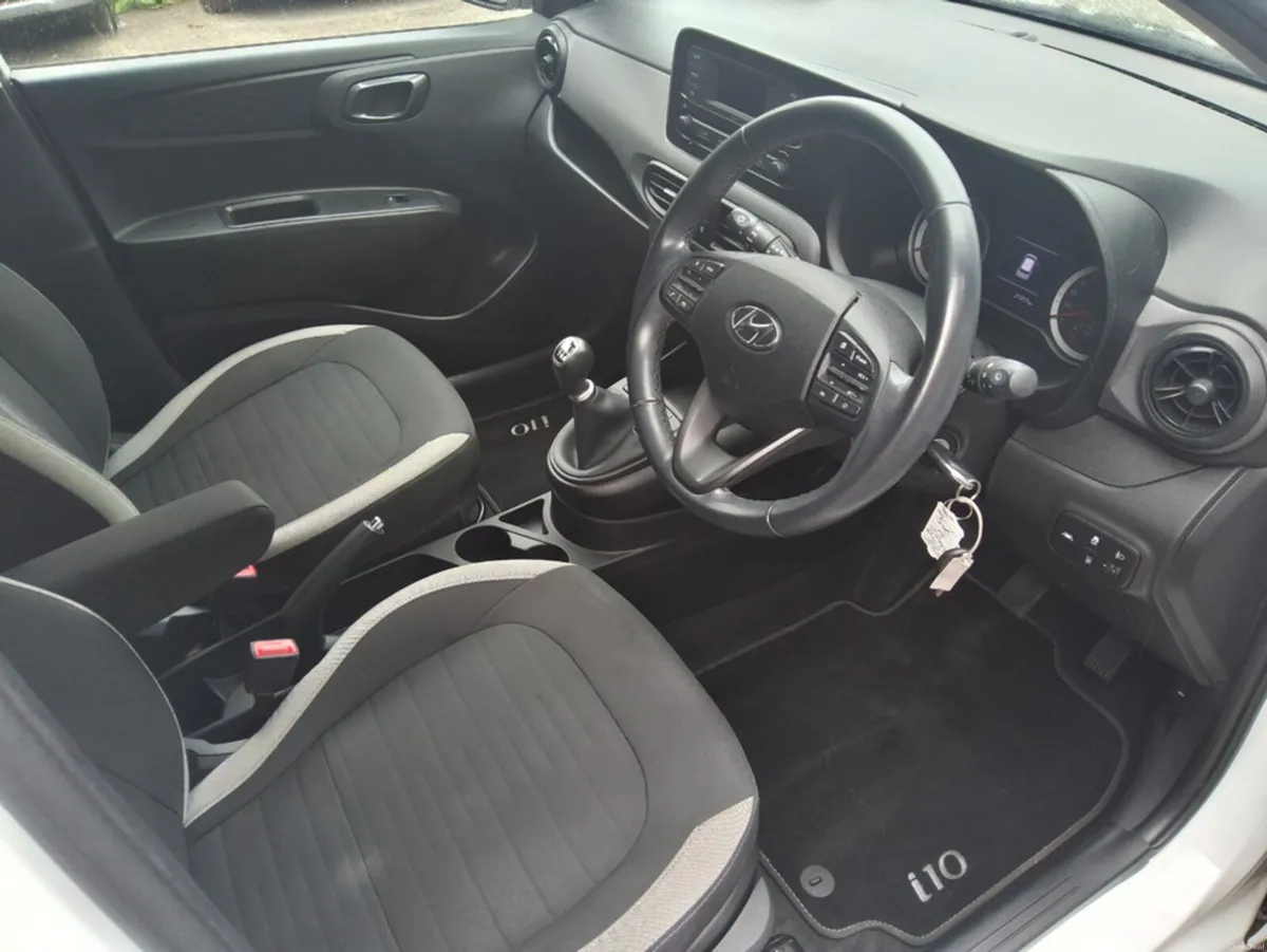 Hyundai i10 DELUXE 5DR - Image 5