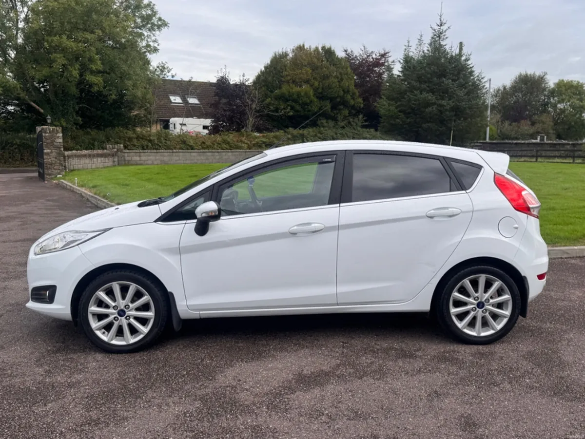 Ford Fiesta MCA TITANIUM 1.25 60PS M5 5 5DR 4DR - Image 6