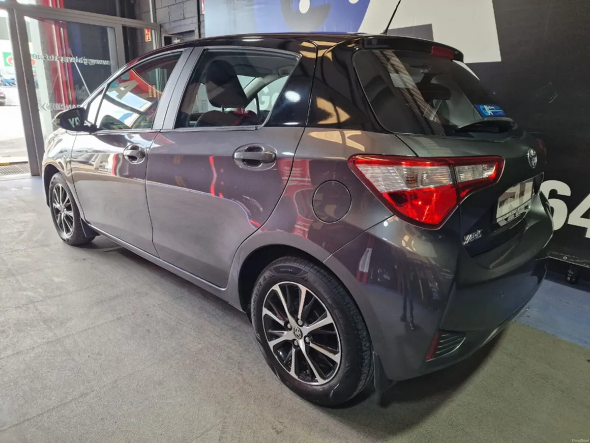 Toyota Yaris 1.5 VVTI ICON **SAT NAV, REVERSING CA - Image 6