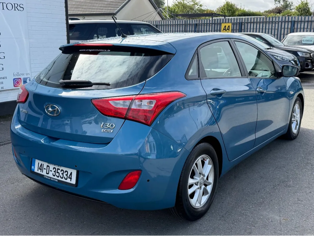 Hyundai i30 1.6 CRDI ACTIVE 5DR AUTO - Image 4